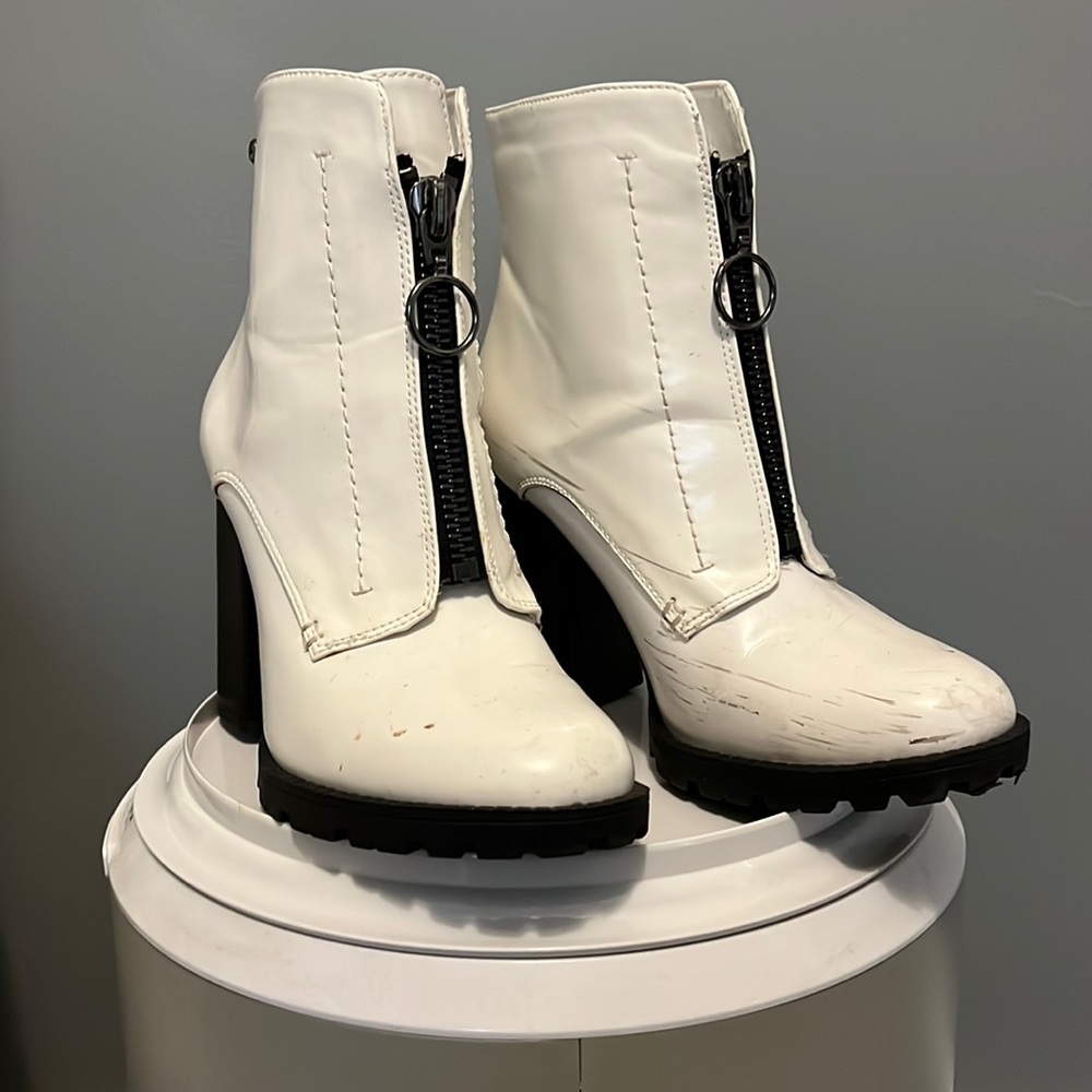 Vera wang boots